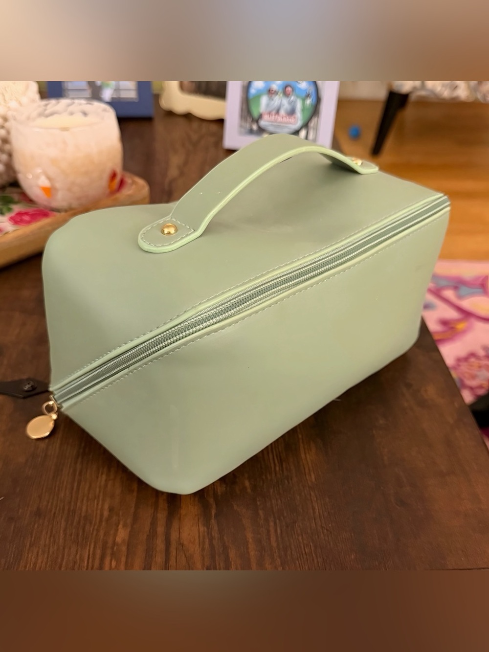 Large Capacity Vegan Leather Travel Makeup Bag – Mint / Sage Green